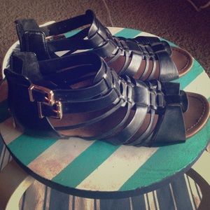 Soda gladiator sandals