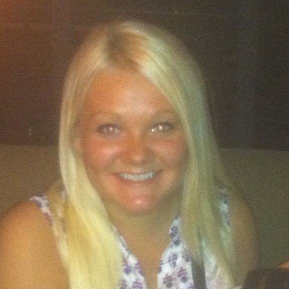 Meet your Posher, Lauren - Picture 1 of 3