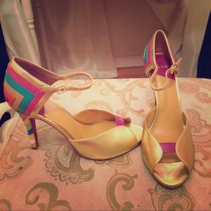 New Nine West gold shoes