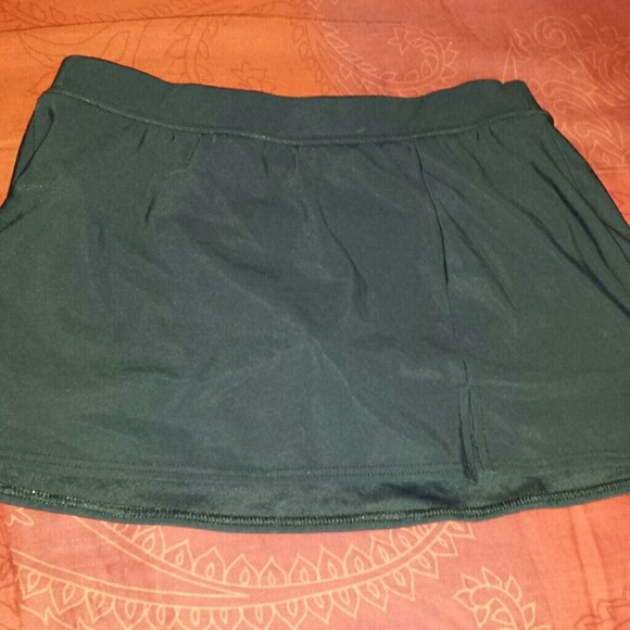 New black  swim suit skirt