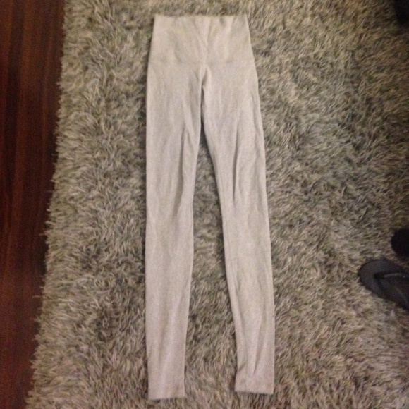 GRAY HIGHWAISTED LULULEMONS