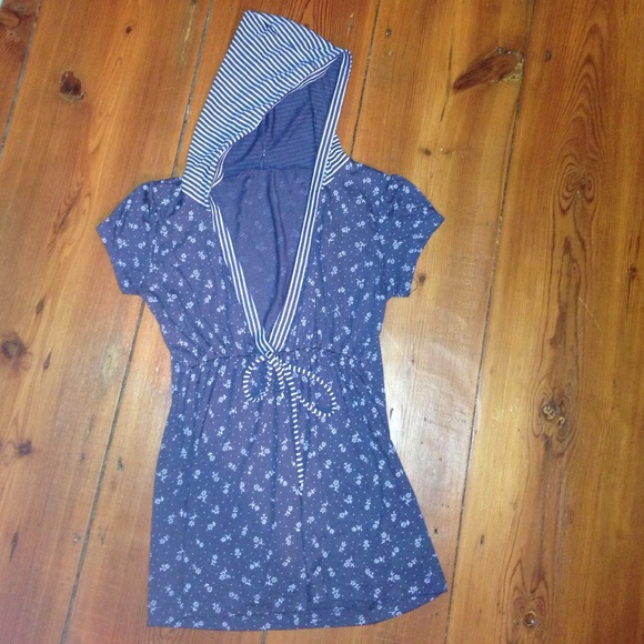 Navy flowery shirt with hood