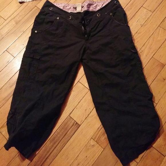 Black Capri
