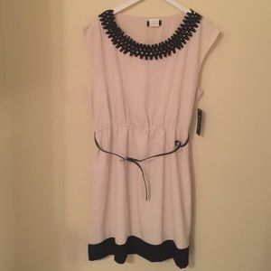 Stunning business casual tan/back belted dress