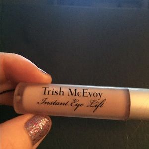 Instant eye lift by Trish McEvoy