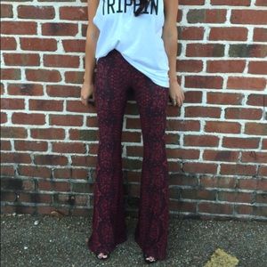 Novella Royale Janis Bells ; Maroon Paisly Print