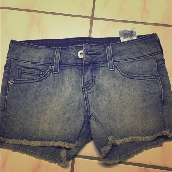 Guess shorts - Picture 1 of 2