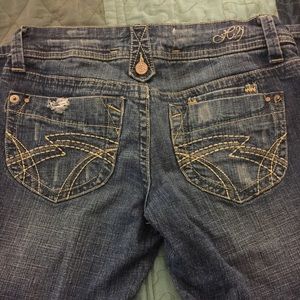 H2J Distressed Denim Capris size 3/4