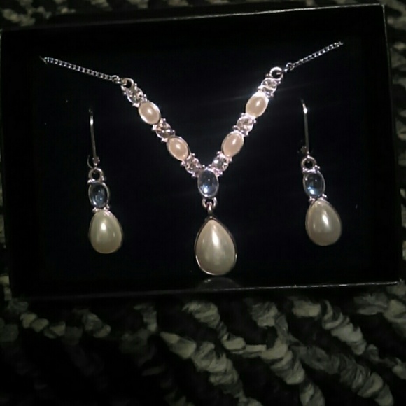 Necklace + earings