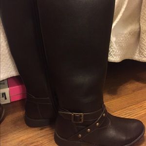 Dark brown boots