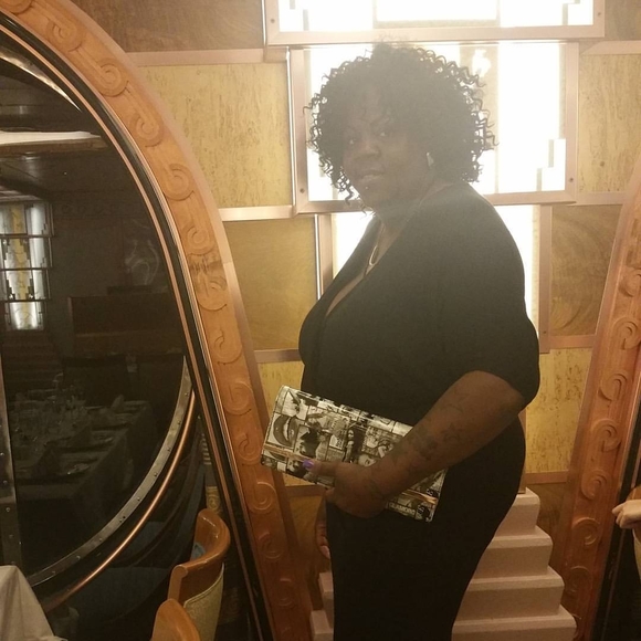 Meet your Posher, Deadriane