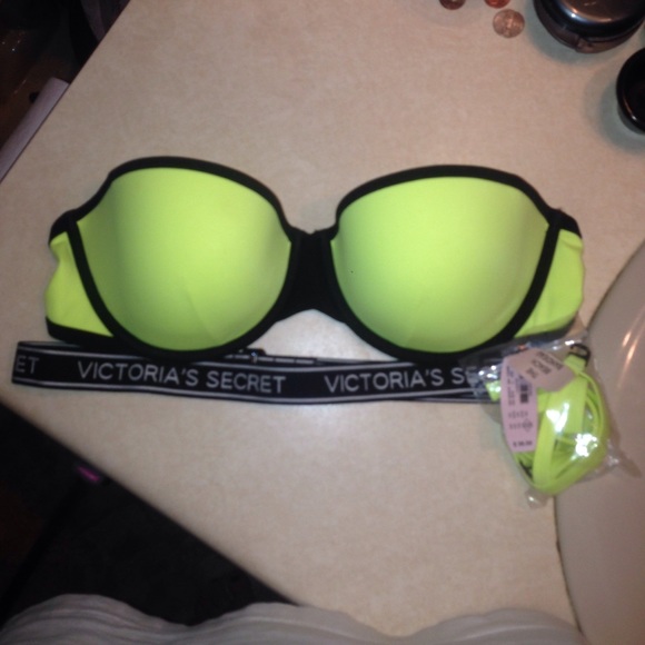 VS Swim Beach Bandeau SZ 36C Paid $36.50