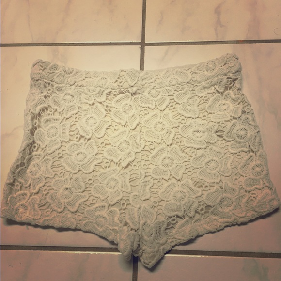 Flower shorts - Picture 1 of 2