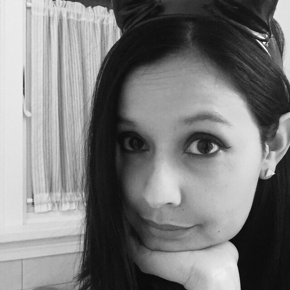 Meet your Posher, Jennifer - Picture 2 of 5