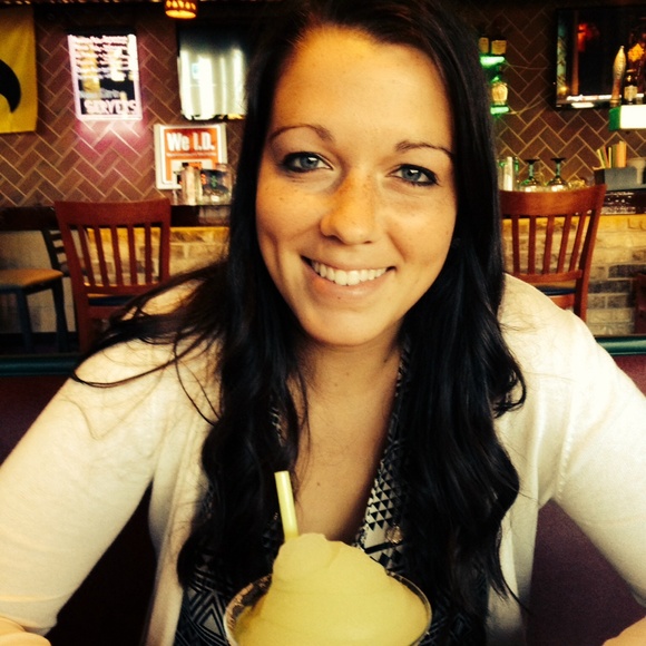 Meet your Posher, Gina - Picture 1 of 1