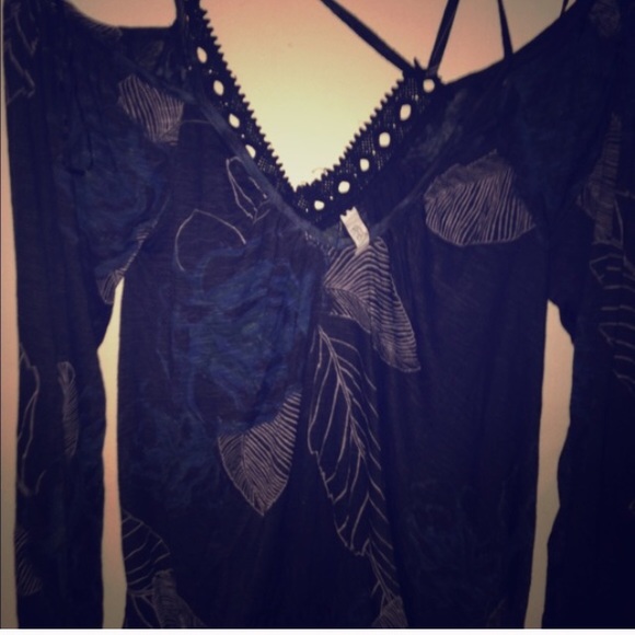 Free People Cold Shoulder - Picture 4 of 4