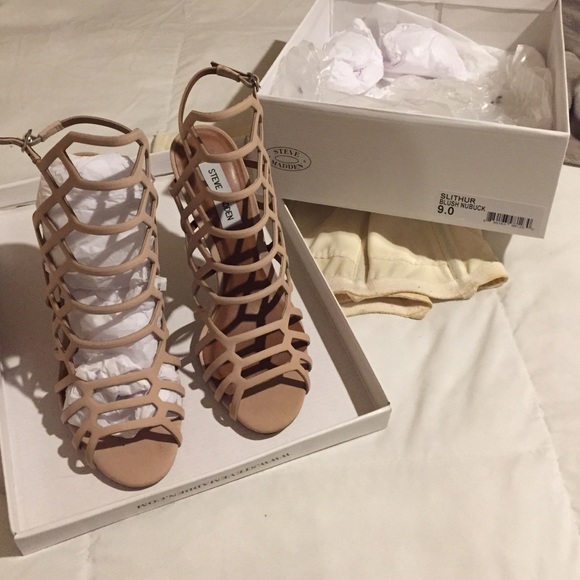 Slithue blush heels