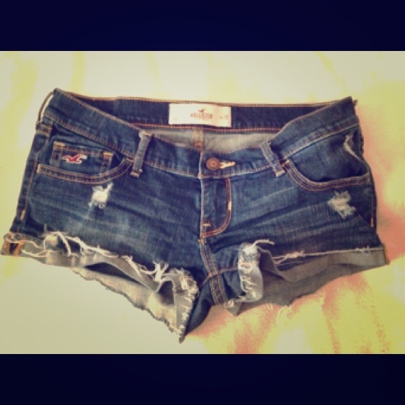 HOLLISTER distresses shorts