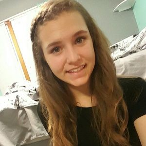 Meet your Posher, Hannah