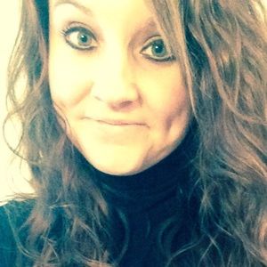 Meet your Posher, Alicia