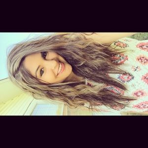 Meet your Posher, Casandra