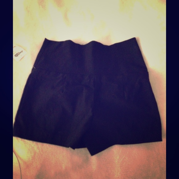 CHARLOTTE RUSSE simple high waist tap shorts