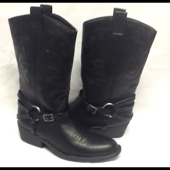 Flirty Western Embroidery Stitch Cowgirl Boots