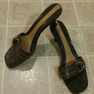Nine West brown slides