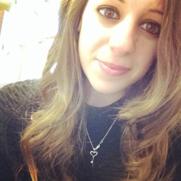 Meet your Posher, Ashley