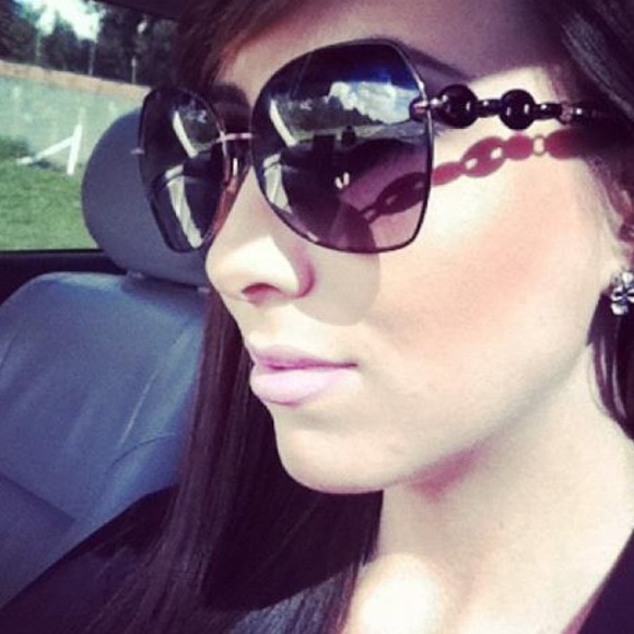 Gucci Accessories - GUCCI SUNGLASSES - Barely worn