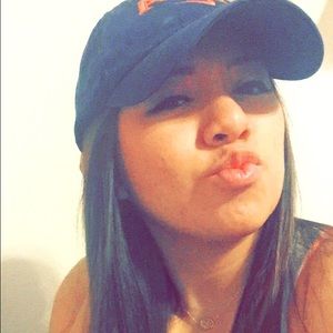 Meet your Posher, Idalis