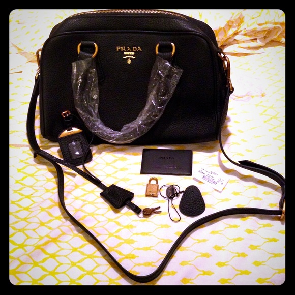 NWT Authentic Prada Vitello Daino purse