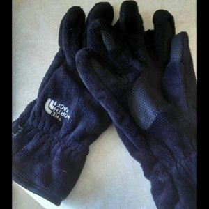 Fuzzy north face gloves