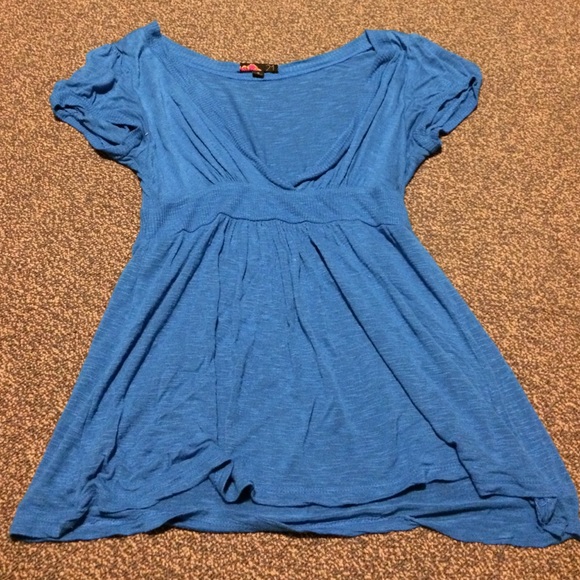 Blue top - Picture 1 of 2