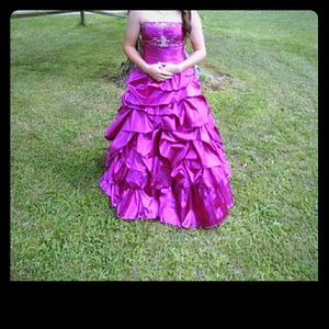 Prom dress 😊😊 ❗️PRICES ARE NEGOTIABLE❗️