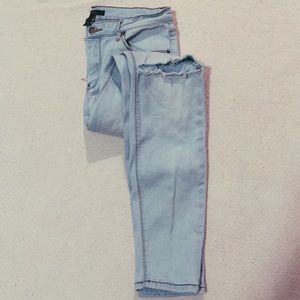Forever 21 Ripped Jeans (Final Sale 💓)