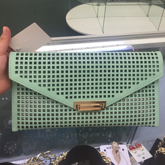 Mint/Gold Accent Clutch - Picture 4 of 4