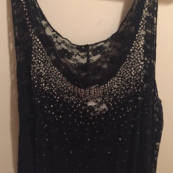 black tank top - Picture 2 of 4