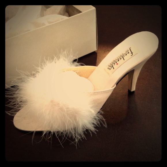 Frederick's of Hollywood white kitten heels
