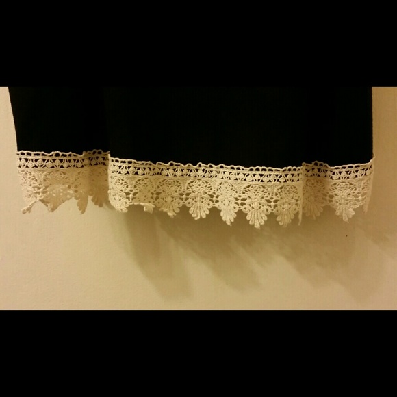 **Traded** Full Tilt crochet trim cami - Picture 2 of 4