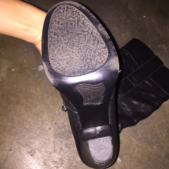 *SOLD* Born leather heeled boots - Picture 3 of 4