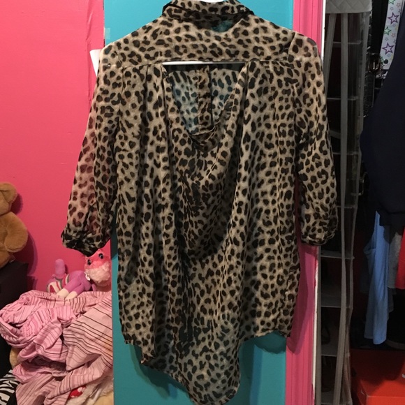 💓Button down blouse❗️ - Picture 2 of 2