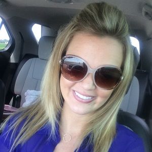 Meet your Posher, Suzette