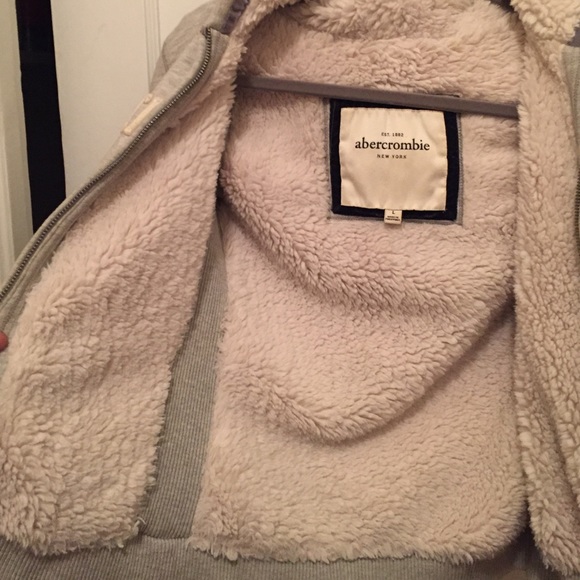 Fur lined zip up hoodie - Picture 2 of 4