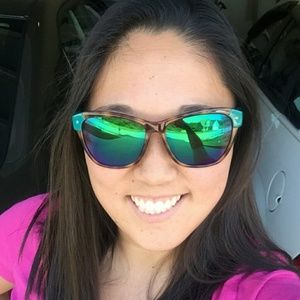 Meet your Posher, Leah