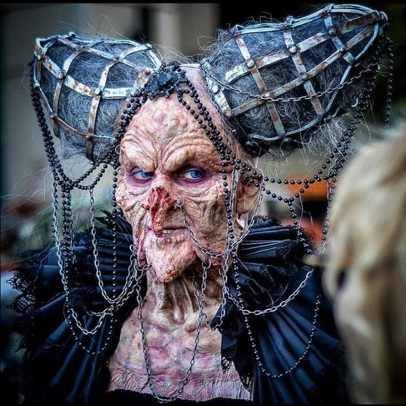 Hi, I’m Julia… - Picture 1 of 1