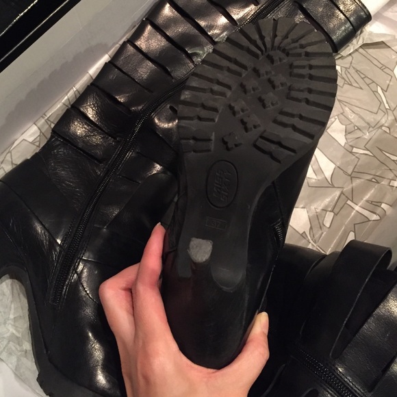 *SOLD*🎀Miss Sixty tall leather boots - Picture 3 of 4