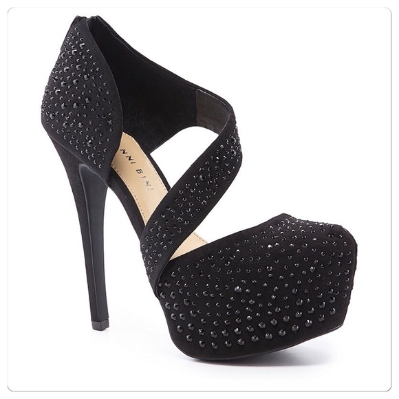 Gianni Bini Shoes - ♣️ Gianni Bini Kionna Asymmetrical Platform Pumps