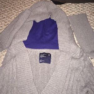 American eagle sweater gray