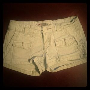Beige shorts Size 3